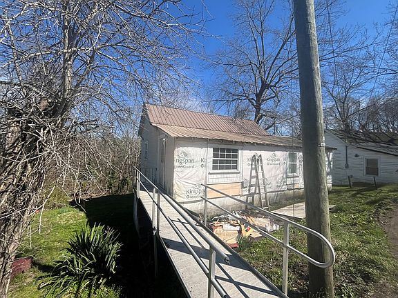 3rd image of 239 Kirk St