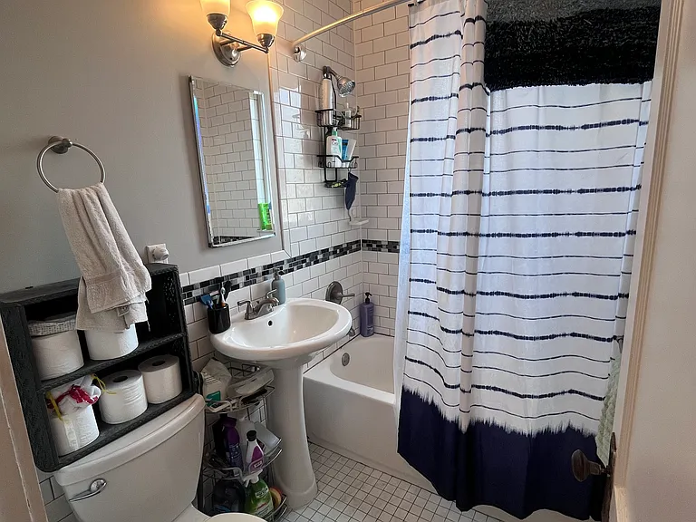 2517 Bryant Ave S #303 — Photo 9