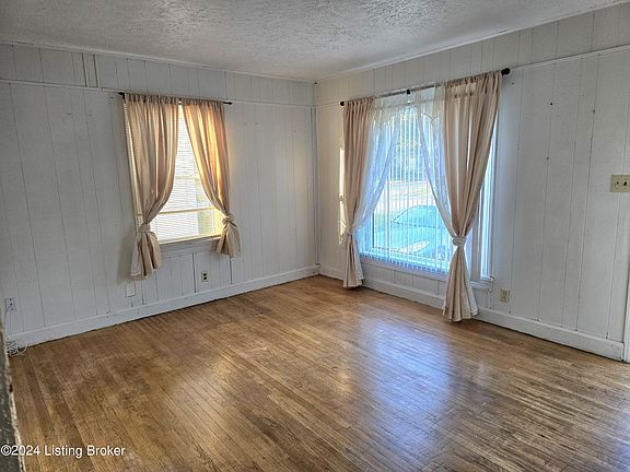 3rd image of 226 N 39th St