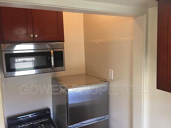 5th image of 430 N 2nd St APT F