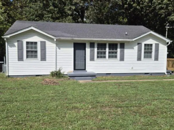 305 Barkwood Dr, Clarksville, TN 37040