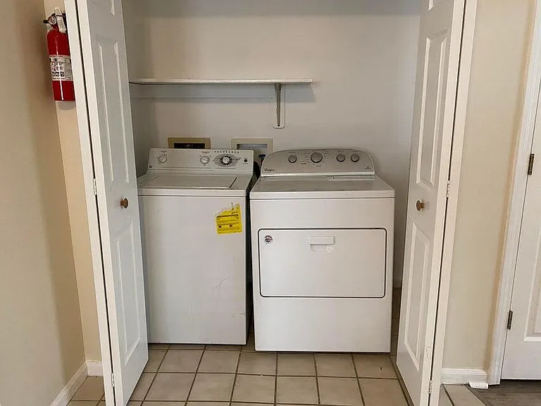 28 N Cedar Lake Dr W — Photo 9