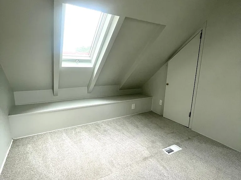3241 S Carpenter St — Photo 13