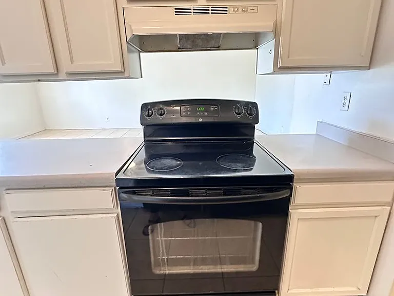 1785 Alpha Ct SE — Photo 11