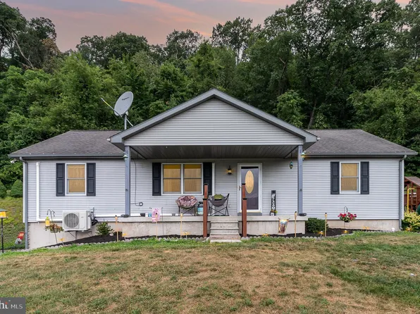 557 E Mountain Rd, Hegins, PA 17938