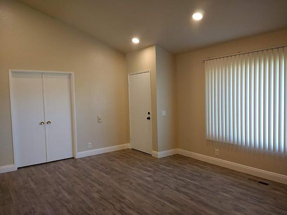 3rd image of 98 Rosewell Way