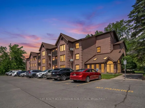 11 Centre St S #103, Greater Napanee, ON K7R 3X3