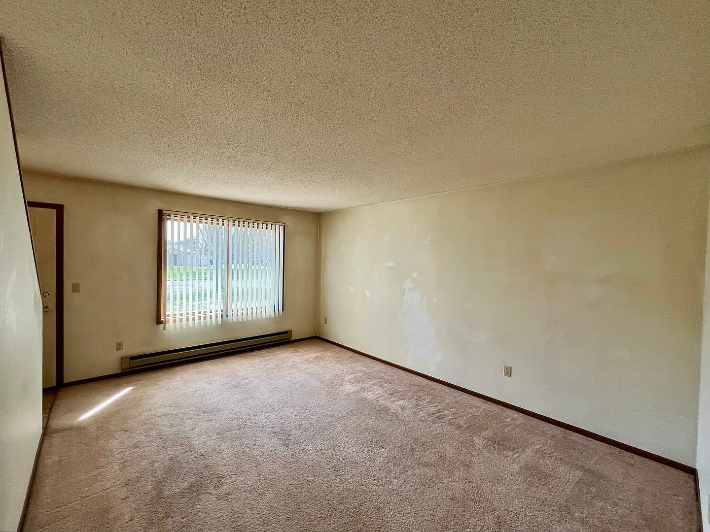 602 Hollywood Dr — Photo 4