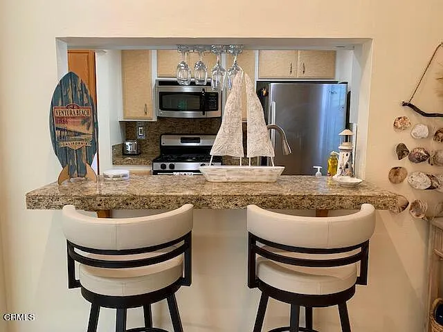 2351 Martinique Ln — Photo 2