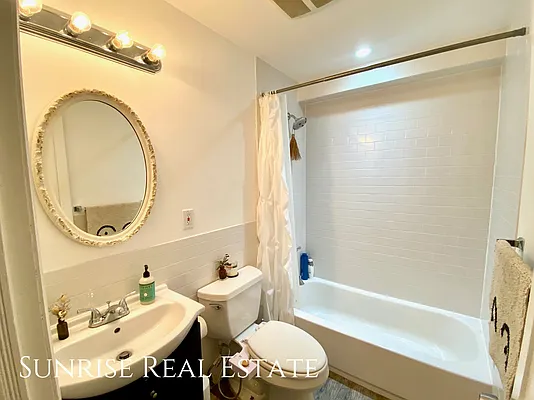 Rented by Sunrise Real Estate | media 14