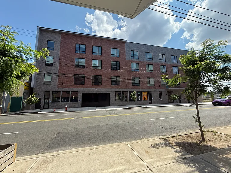 658 Grand St #201 — Photo 2