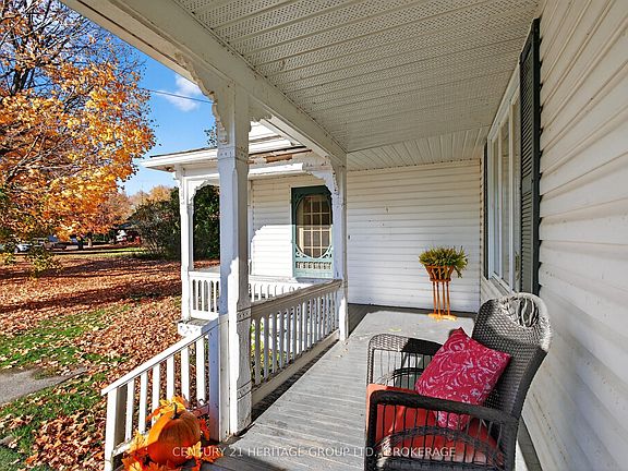 3rd image of 13 William St