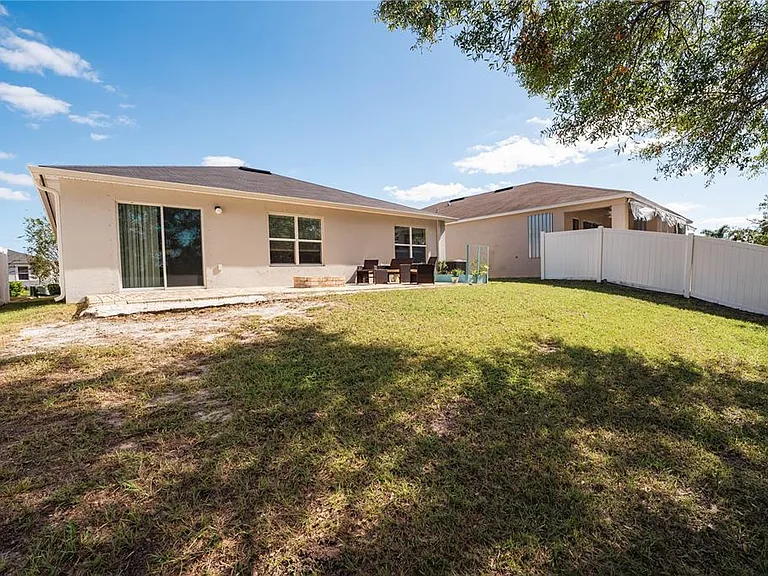 10561 Laguna Plains Dr — Photo 25