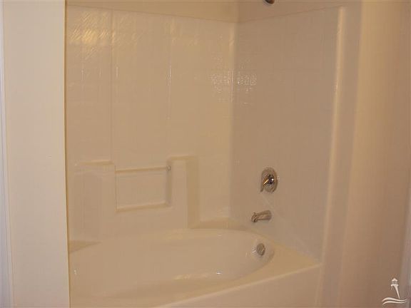 5th image of 2109 Castlebridge Court NW