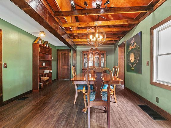 5th image of 833 Longfellow Ave