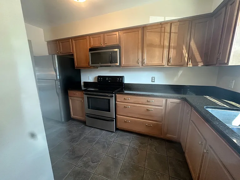914 C Ave — Photo 3