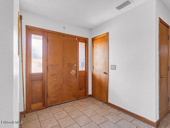 5th image of 1704 E Buckley St
