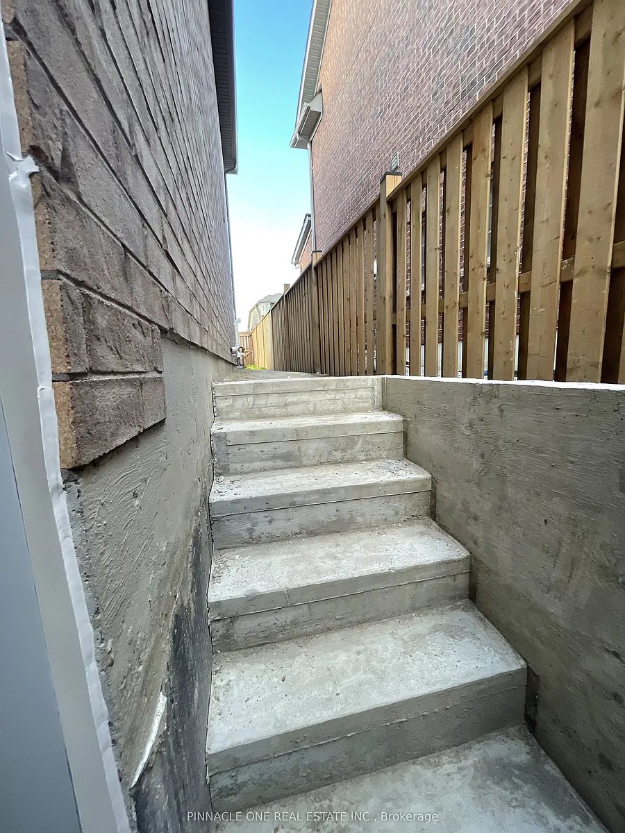 Building Photo - 31 Berryman Ln