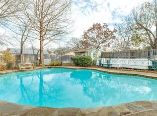 3013 Wayfarer Rd, Bedford, TX 76021