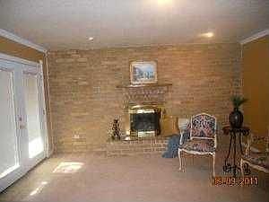 5th image of 2210 Quail Valley East Dr