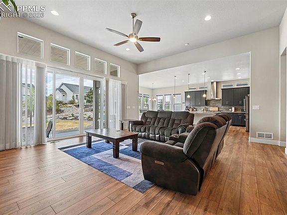 3rd image of 2272 Cabernet Ct