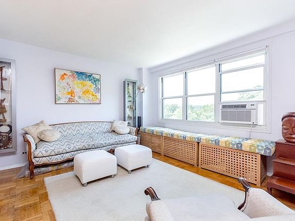 2nd image of 3935 Blackstone Avenue 4k #4K