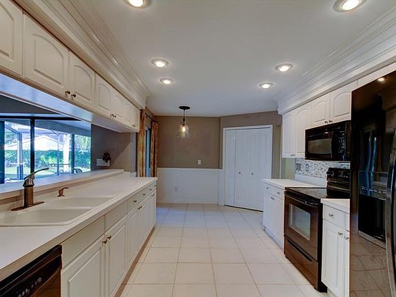 5th image of 11303 Marlee Ct