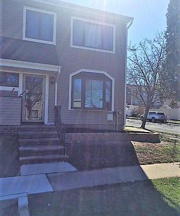 3rd image of 6 Meadow Ct