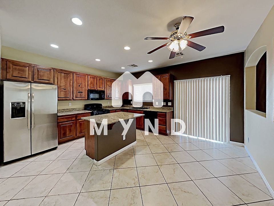 1st image of 8412 Quarentina Ave