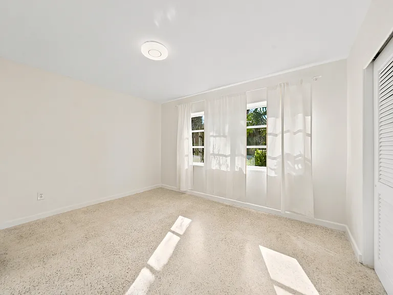 365 Blue Heron Rd — Photo 20