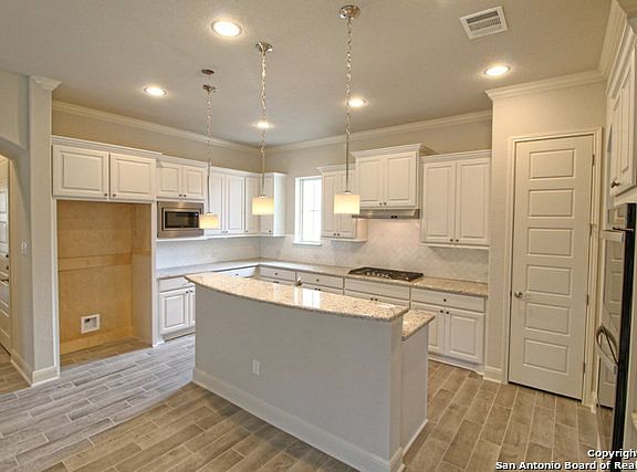 3rd image of 4703 Avery Way