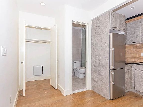 4th image of 824 Saint Johns Pl #3S