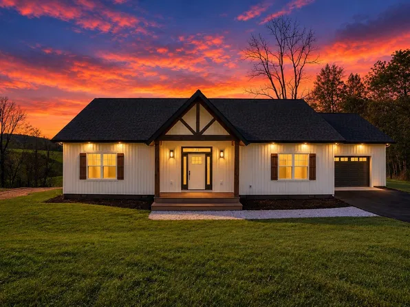 124 Bowens Rd, Pembroke, VA 24136