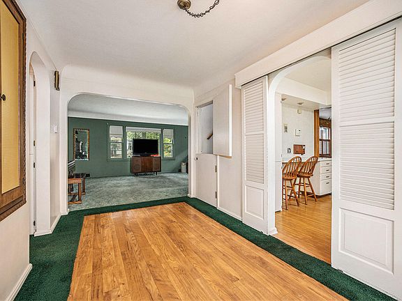 2nd image of 3654 Groveland Ave SW
