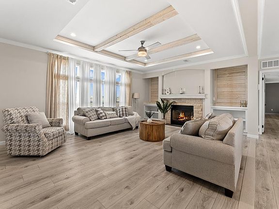 3rd image of 2149 Bonham St
