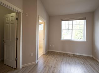 1990 132nd Ave SE APT 32, Bellevue, WA 98005