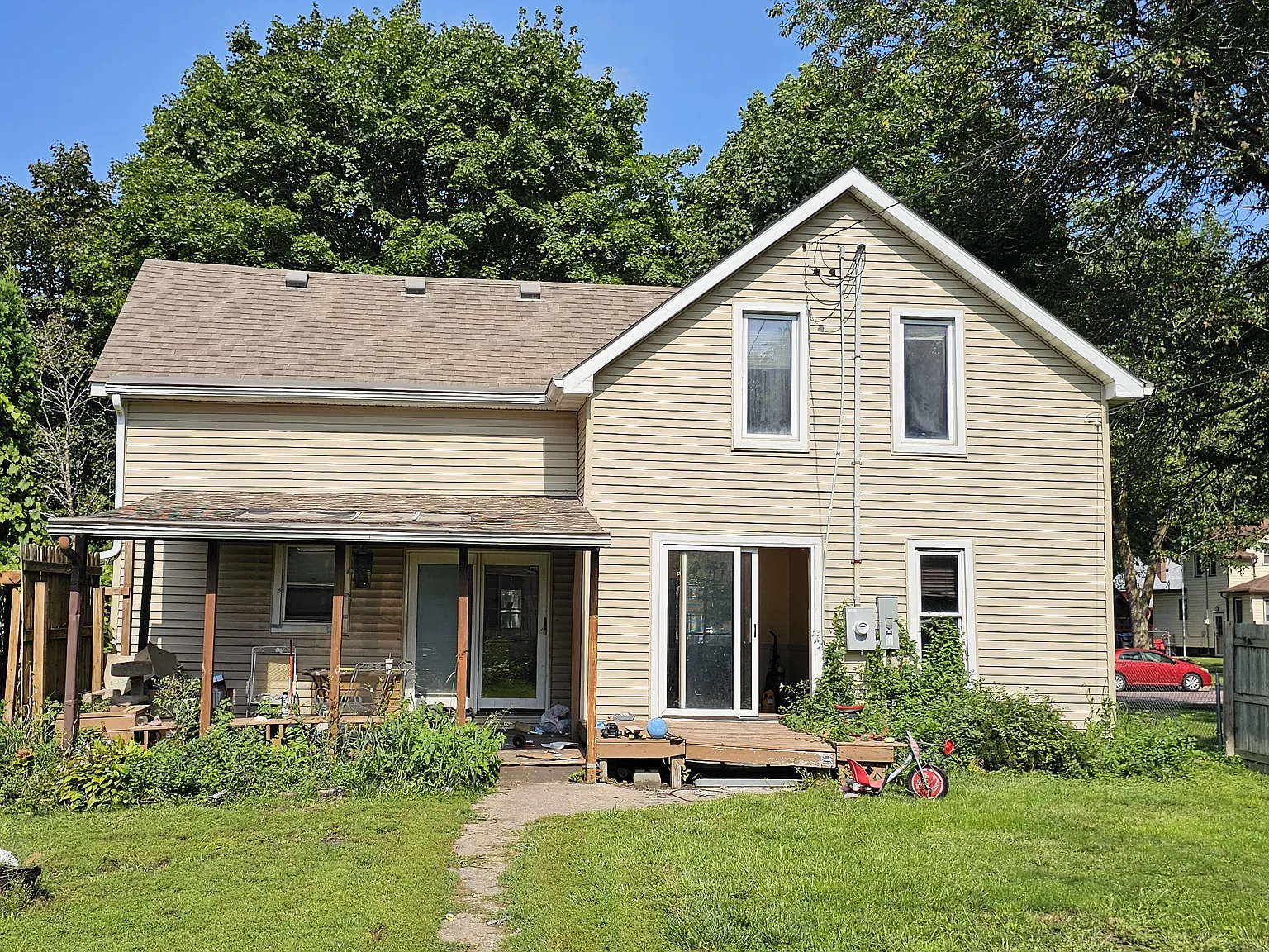 3 bed, 1905 sqft, $1,995 — Photo 2