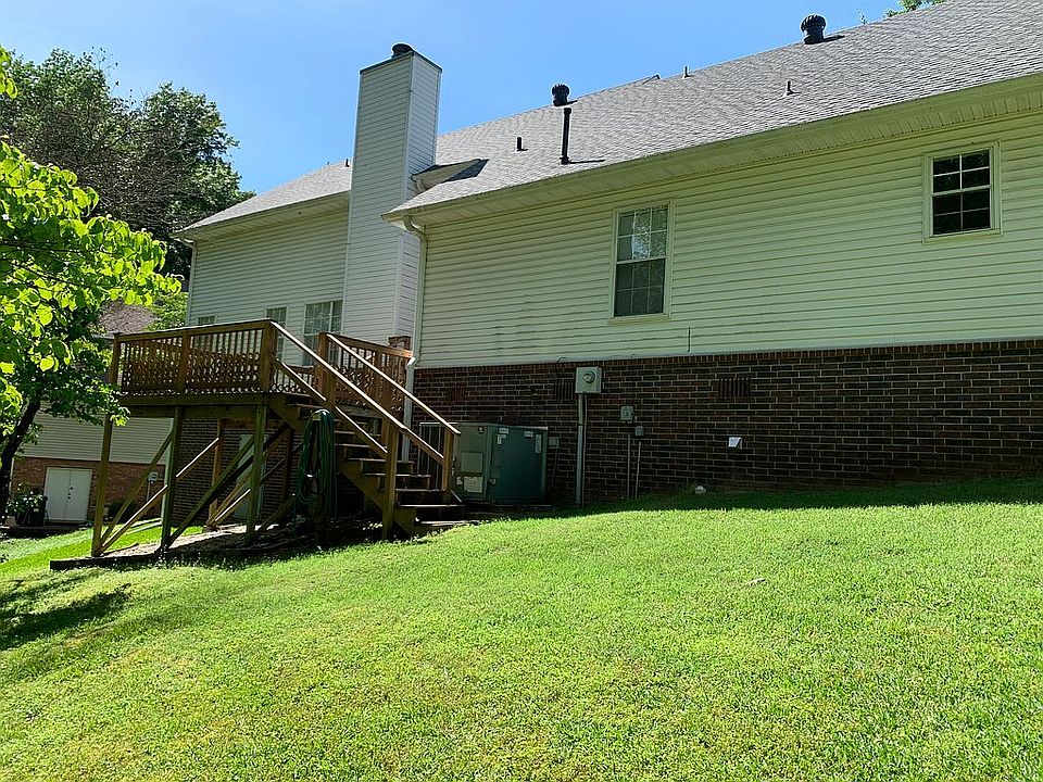 2nd image of 1120 Charlsea Ln