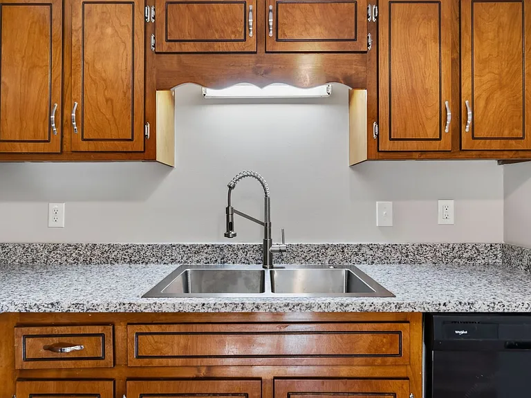 Martha Lane-461/471 (x8) — Photo 17