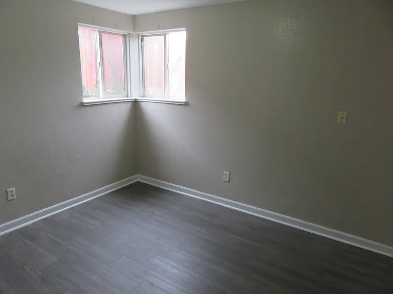 3209 Troy St — Photo 11