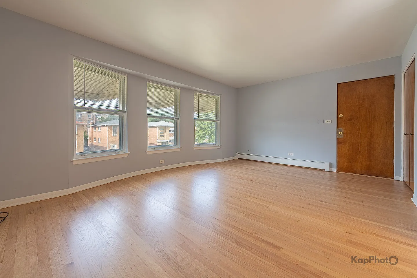 3 bed, 1.5 bath, 1255 sqft, $2,200 — Photo 2