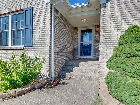 2nd image of 628 Tecumseh Dr