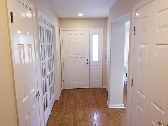 5th image of 1140B Thornbury Ln