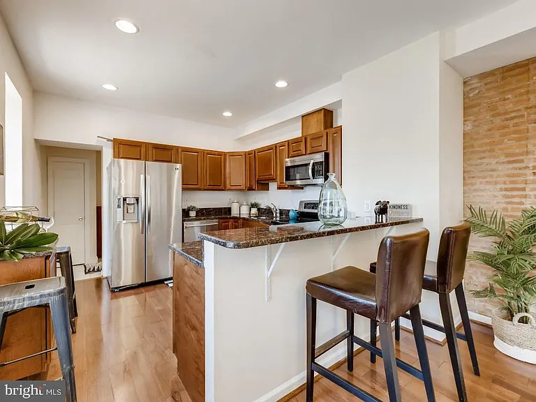 1433 Olive St — Photo 10