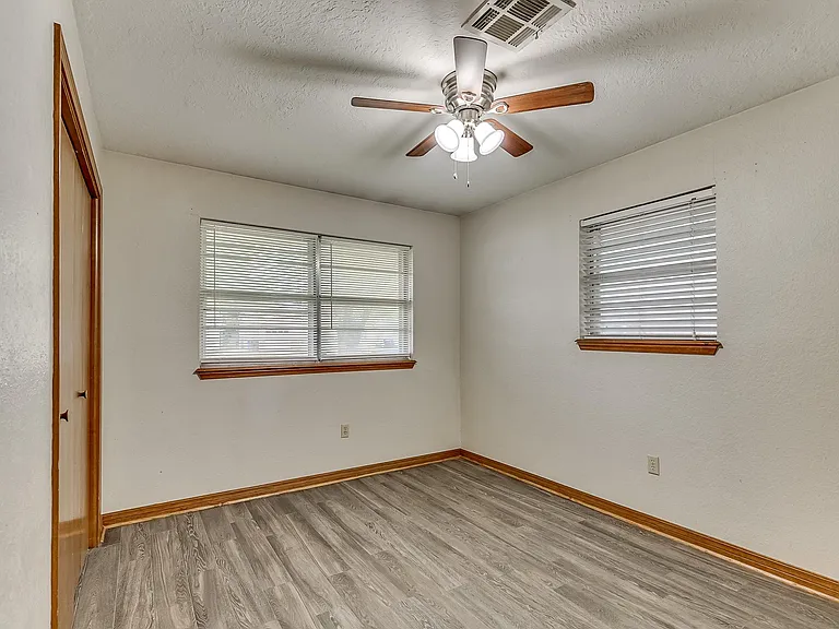 1518 E Boyd St — Photo 27