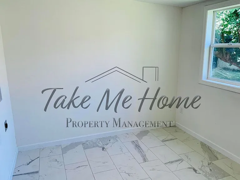 1941 S Sagamont Ave — Photo 11