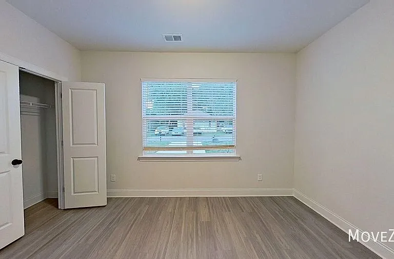 324 Houston St — Photo 31