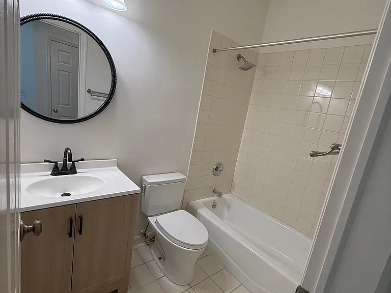 2435 Bedford St #21CC — Photo 15
