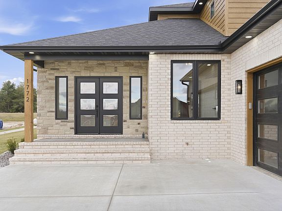 4th image of 1772 E Cobblestone Drive