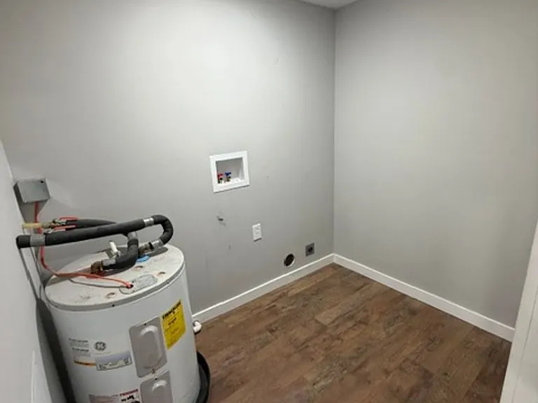 201 Old Harrison Cir SW — Photo 17
